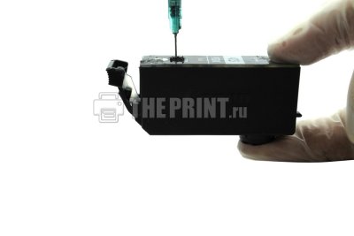 Заправка картриджа Canon PGI-425 закрывание отверстия пальцем Заправка картриджа Canon PGI-425 закрывание отверстия пальцем